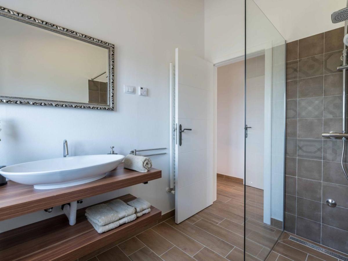 Moderne Istrische Steinvilla - 4 Sterne Mit Privatem, Beheizbaren Pool & Meerblick Kavran Exterior photo