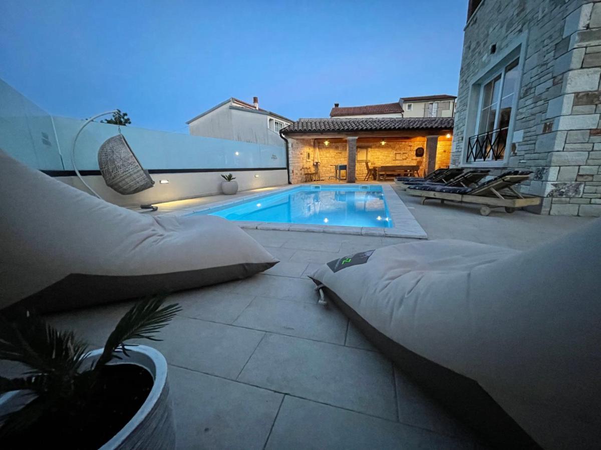 Moderne Istrische Steinvilla - 4 Sterne Mit Privatem, Beheizbaren Pool & Meerblick Kavran Exterior photo
